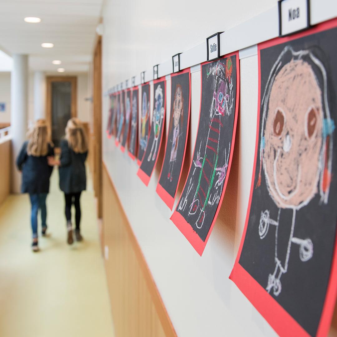Artiteq Info Rail - Et nødvendig opphengssystem i klasserommet - Bildeopphengssystem